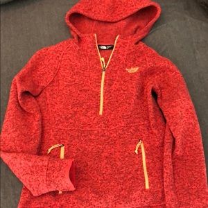 The North face pull over